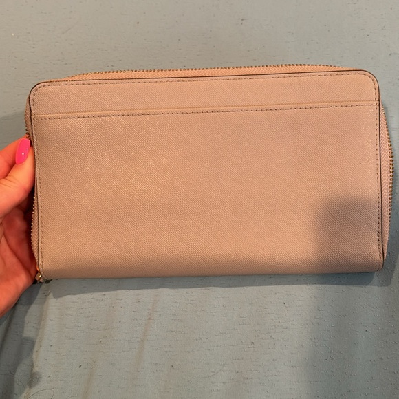 Kate Spade Zipper Organizer Wallet *USED ONCE* - Picture 3 of 12